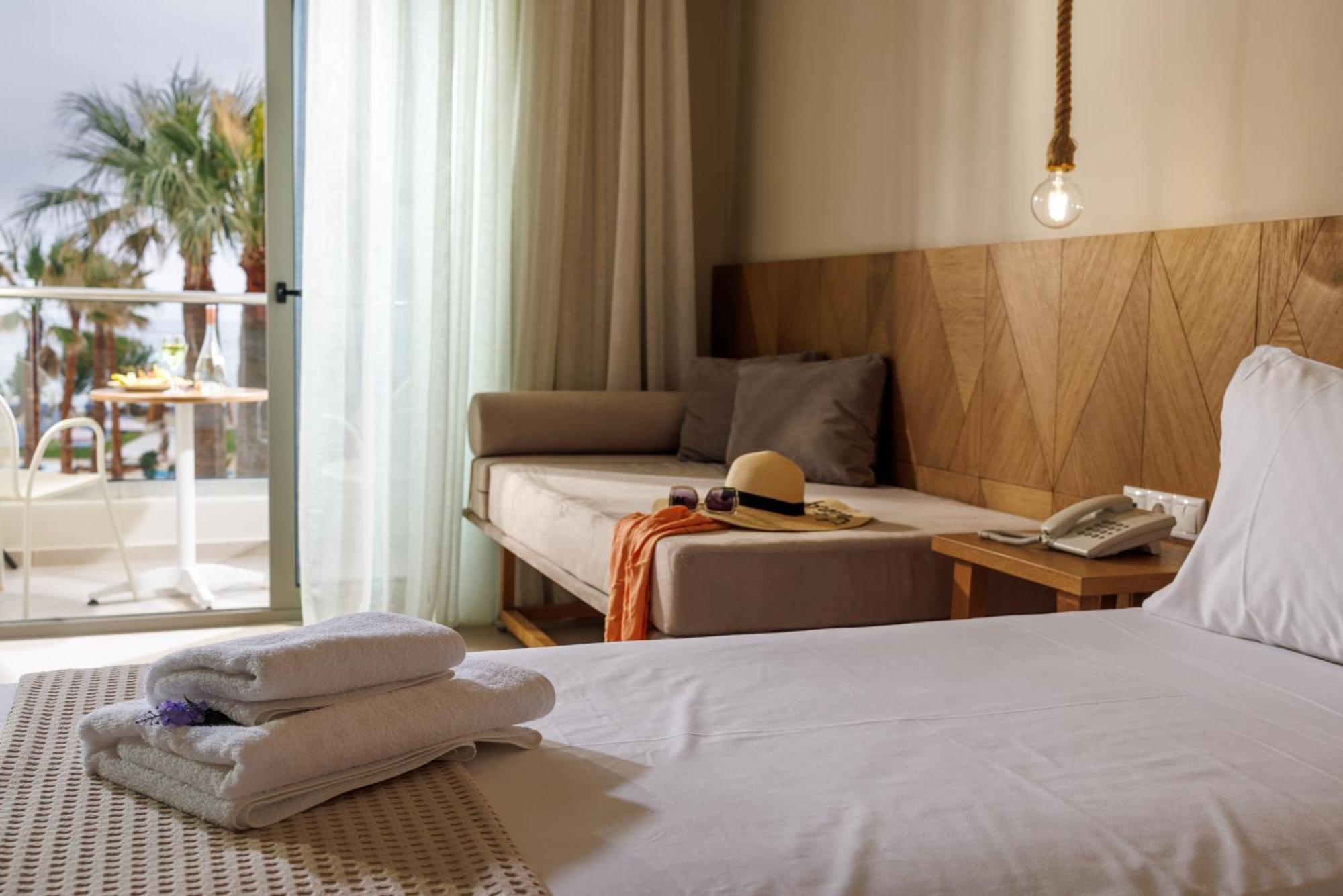 Malia Bay Beach Hotel & Bungalows Kültér fotó
